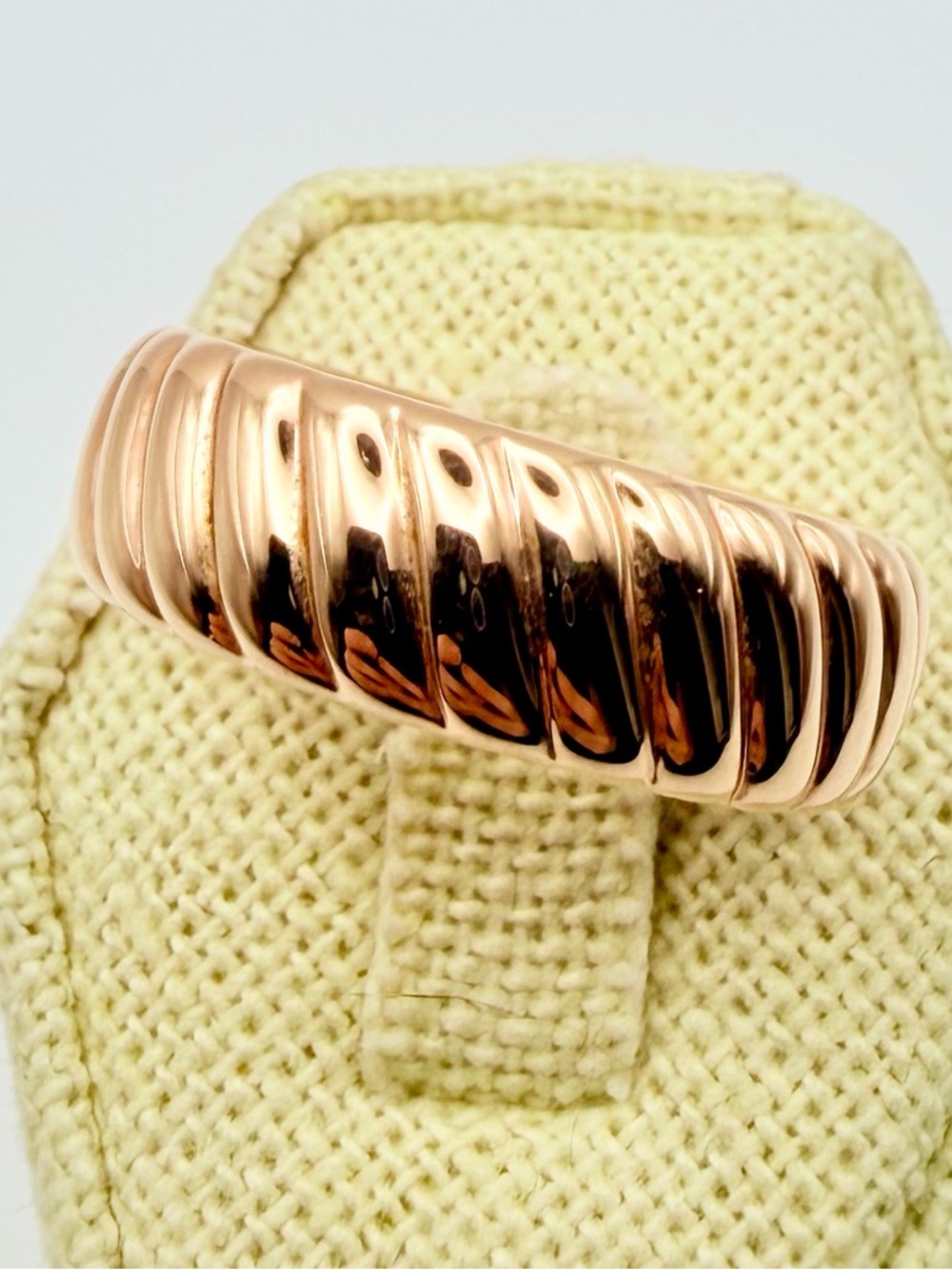 MILOR GOLD Italy 14k Electroform Resin Filled Puffy Ribbed Ring